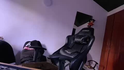 Snapshot of 3v1l_ chatting on January 15, 9:07 pm E V I L online show from January 15, 9:07 pm