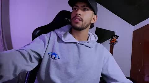 Snapshot of 3v1l_ chatting on January 31, 11:14 pm E V I L online show from January 31, 11:14 pm