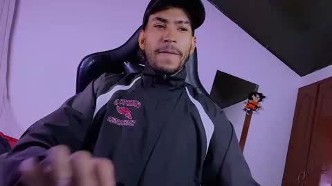 Snapshot of 3v1l_ chatting on February 3, 2:53 am E V I L online show from February 3, 2:53 am