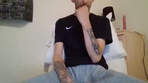 420feetloverr420 online show from September 22, 11:07 pm