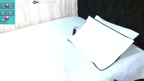 493ashlyfoxx online show from December 16, 1:21 am