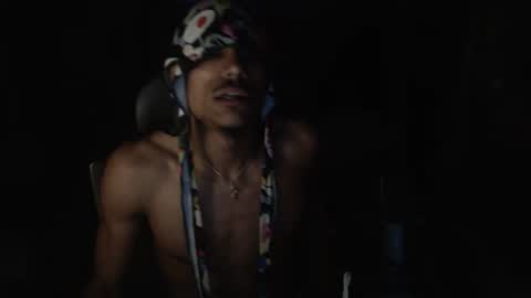 Snapshot of 4evakingsimba chatting on November 9, 5:06 am yvng simba online show from November 9, 5:06 am