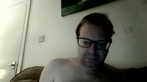 Snapshot of 4rtt43 chatting on February 24, 7:56 pm robert online show from February 24, 7:56 pm