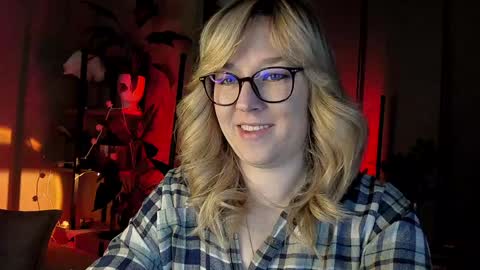 Snapshot of 5_in_one chatting on December 14, 5:18 am Sunshine online show from December 14, 5:18 am