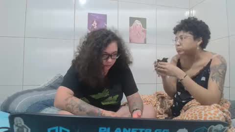 Snapshot of 666afrodite chatting on October 17, 5:10 am 666afrodite online show from October 17, 5:10 am