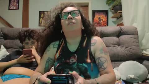 Snapshot of 666afrodite chatting on December 5, 3:37 am 666afrodite online show from December 5, 3:37 am