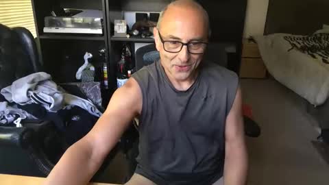 daddy vegas  for single women and couples here online show from February 21, 8:32 pm