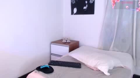 Snapshot of 69mia_sweet chatting on September 23, 3:26 pm Mia online show from September 23, 3:26 pm