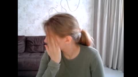 Snapshot of 69riley_reid69 chatting on November 18, 4:50 am 69Riley Reid69 online show from November 18, 4:50 am