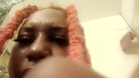 Super Freaky Girl online show from April 19, 9:30 am