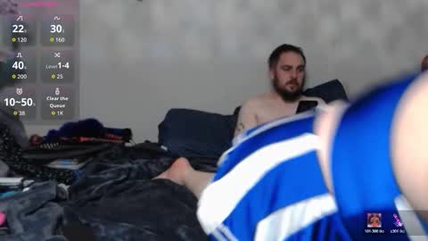 Snapshot of 7_inch_hole_punch chatting on March 3, 5:02 am 7inch hole punch online show from March 3, 5:02 am