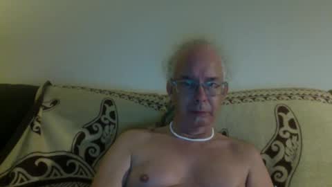 Snapshot of 808dred chatting on January 17, 9:49 am 808dred online show from January 17, 9:49 am