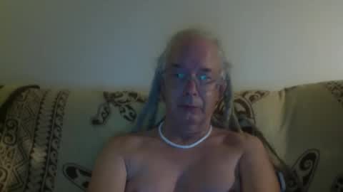 Snapshot of 808dred chatting on October 27, 10:19 am 808dred online show from October 27, 10:19 am