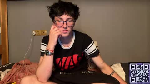 Snapshot of 8_goat chatting on October 16, 10:55 pm Phillip online show from October 16, 10:55 pm