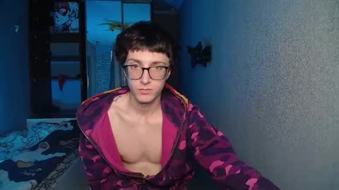 Snapshot of 8_goat chatting on December 2, 7:03 am Phillip online show from December 2, 7:03 am