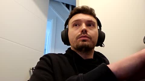 Snapshot of 8inchdude93 chatting on October 8, 11:41 am 8inchdude93 online show from October 8, 11:41 am