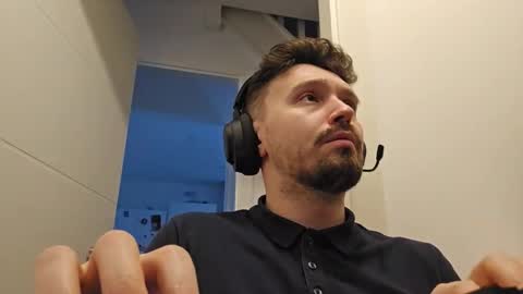 8inchdude93 online show from March 29, 3:56 pm