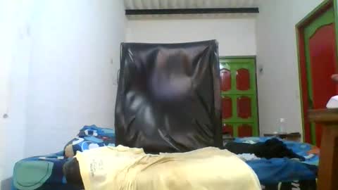 8inchesedge online show from March 7, 7:16 am