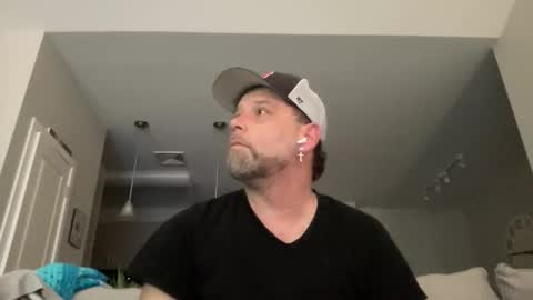 Snapshot of 8inchinnh chatting on December 14, 8:46 pm Matty online show from December 14, 8:46 pm