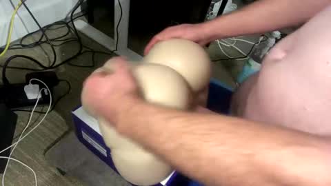 Snapshot of 90clock chatting on December 2, 9:32 pm 90clock online show from December 2, 9:32 pm