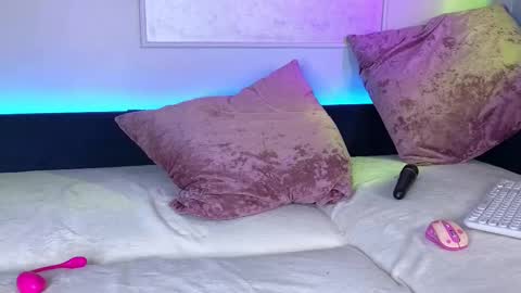 Willow online show from February 18, 12:17 pm