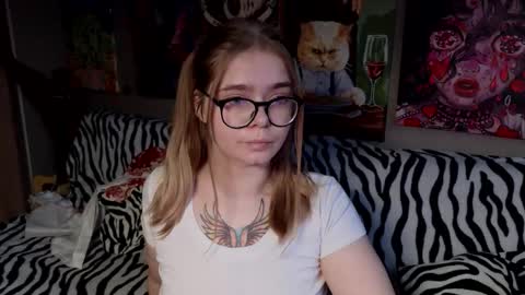 KENDALL  NATHANRYAN  LUCY online show from November 26, 8:48 am