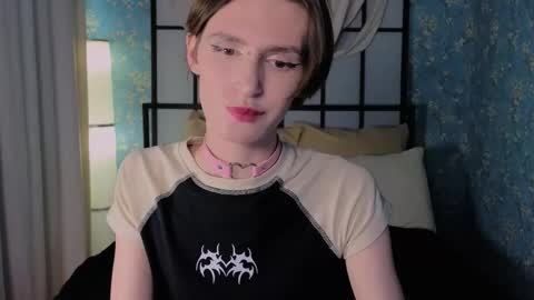 Snapshot of _adrian_the_one chatting on October 30, 1:12 pm adrian online show from October 30, 1:12 pm