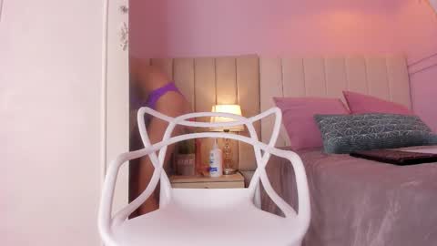 Snapshot of _aleja_x chatting on October 30, 12:17 pm _aleja_x online show from October 30, 12:17 pm