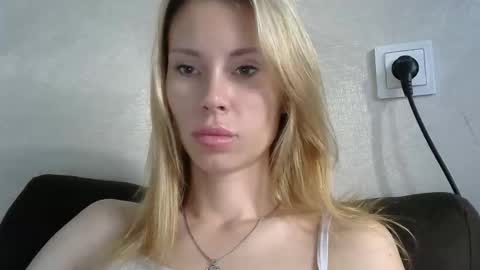 _alex1819 online show from October 9, 7:17 am