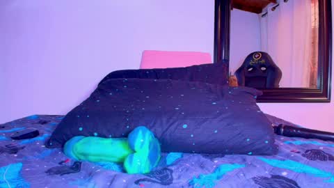 Snapshot of _alexaa_20 chatting on February 4, 2:53 pm Alexa online show from February 4, 2:53 pm