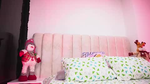 Snapshot of _alexaa_20 chatting on November 4, 12:15 pm Alexa online show from November 4, 12:15 pm