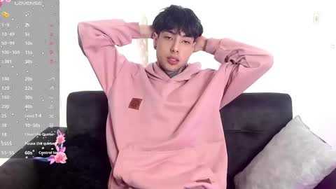 _alexblunt_ online show from December 28, 7:11 pm