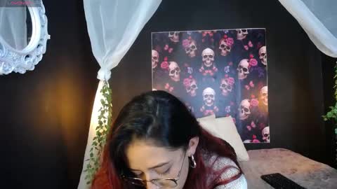 Alhanna online show from December 3, 9:23 pm