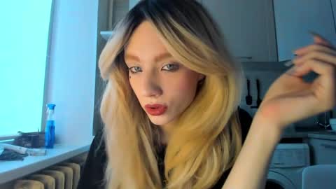 Snapshot of _alice_kitty chatting on January 4, 9:32 am Gaylord online show from January 4, 9:32 am