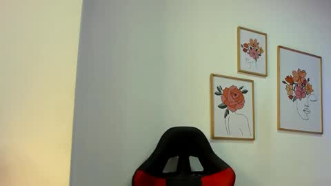  Alice  online show from December 17, 7:59 pm