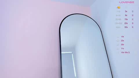 Snapshot of _allisongomez chatting on January 6, 9:00 pm _allisongomez online show from January 6, 9:00 pm