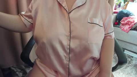 lisa online show from April 18, 7:34 am