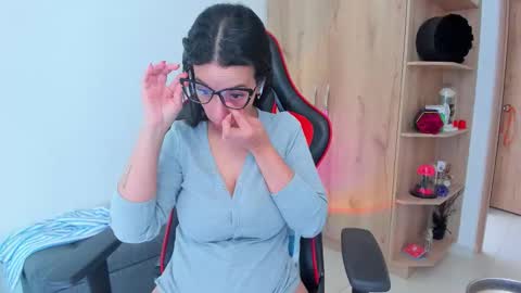 AMANDA online show from March 18, 5:05 pm