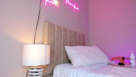 ngela  online show from January 13, 9:09 pm