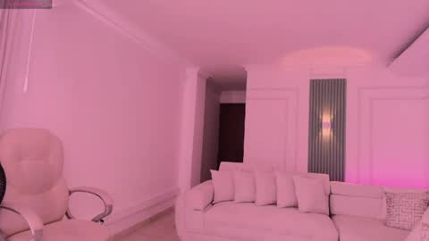 Ana online show from April 2, 7:11 pm