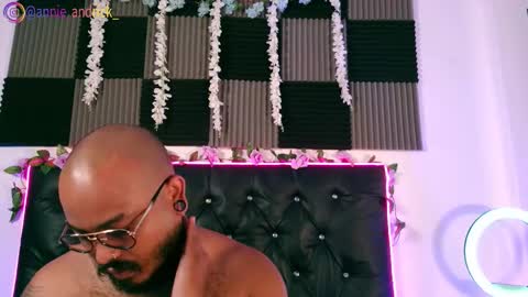 Annie Andrick online show from March 5, 1:40 pm