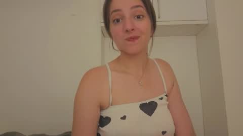 Snapshot of _annieone chatting on September 25, 8:23 pm Anna online show from September 25, 8:23 pm