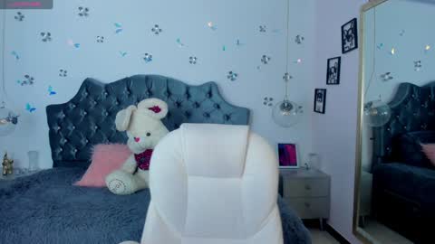 Snapshot of _antonnela_ chatting on January 13, 1:49 pm antonnela online show from January 13, 1:49 pm