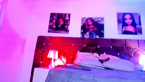 Snapshot of _ariana_lopez_ chatting on January 18, 12:36 pm Ariana online show from January 18, 12:36 pm