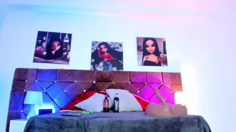 Snapshot of _ariana_lopez_ chatting on February 11, 1:09 pm Ariana online show from February 11, 1:09 pm