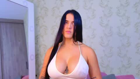 Snapshot of _ariannacruz chatting on January 8, 1:41 am Queen Cruz online show from January 8, 1:41 am