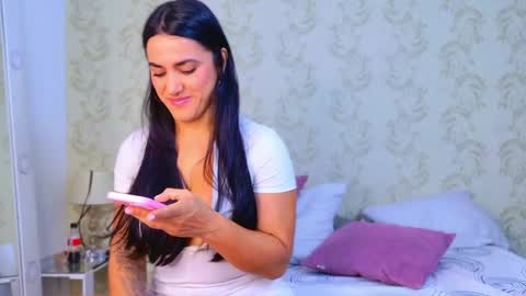 Snapshot of _ariannacruz chatting on February 19, 12:28 am Queen Cruz online show from February 19, 12:28 am