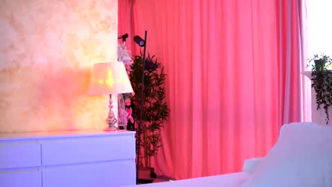 Snapshot of _arielle chatting on November 25, 9:42 am Arielle online show from November 25, 9:42 am