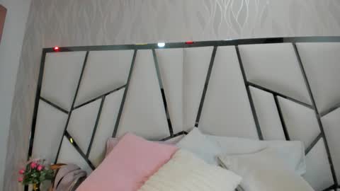 Snapshot of _aurora18 chatting on October 22, 3:07 am Aura online show from October 22, 3:07 am