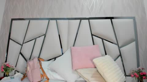 Snapshot of _aurora18 chatting on October 25, 3:14 am Aura online show from October 25, 3:14 am